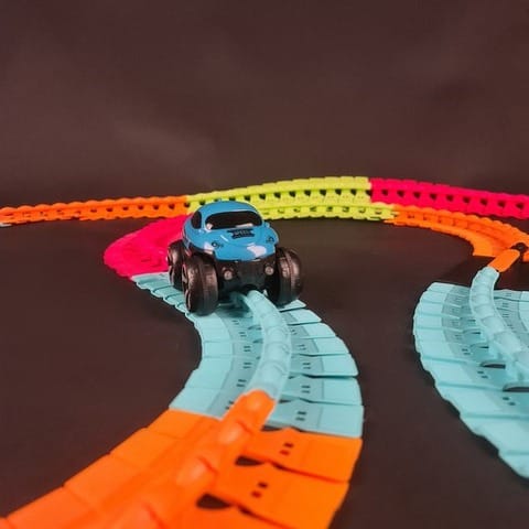 Svjetleca trkaca staza Magic Tracks_001