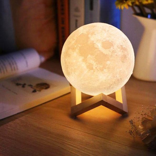 Stolna LED lampa - 3D Moon