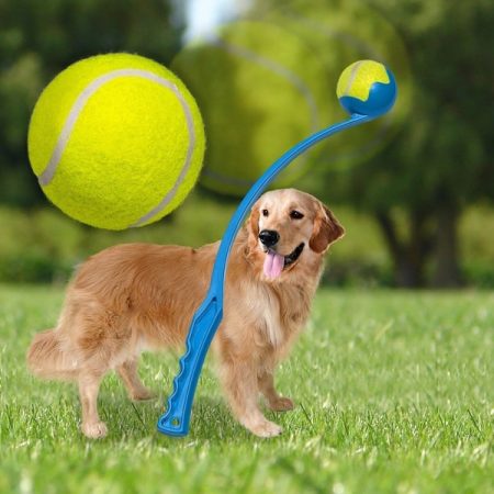 Plastični štap igračka za psa na koji se postavlja teniska loptica