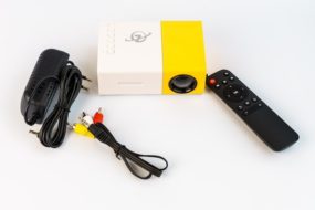 Mini prijenosni projektor za mobitel_001
