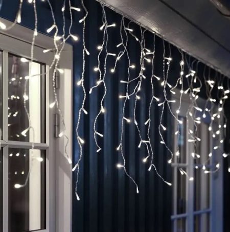 Božićne lampice sige bijele boje dimenzija 8x0,3m