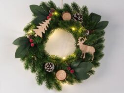 Adventski vijenac za vrata 50 cm sa led svjetlom bozic ukras