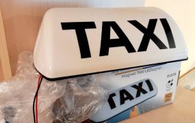 Znak Taxi tabla na magnet svijetleca