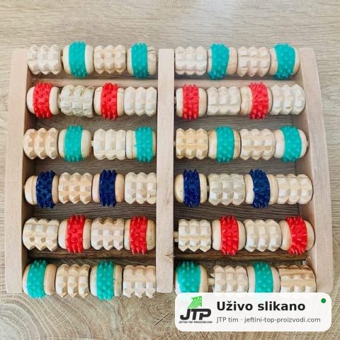 Tradicionalni drveni roller masažer za stopala 2x5 — uživo slika 1