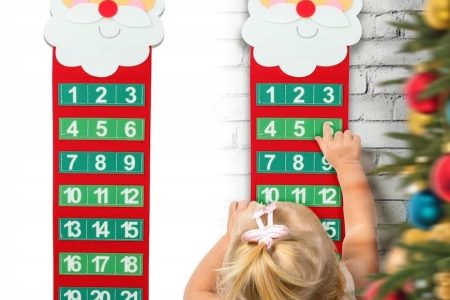 Adventski kalendar od filca s 24 džepa i motivom Djeda Mraza