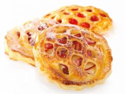 Kalup_za_oblikovanje_kore_od_prhkog_tijesta_s_izmjenjivim_rezacima_001