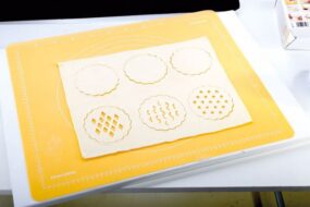 Kalup_za_oblikovanje_kore_od_prhkog_tijesta_s_izmjenjivim_rezacima_001