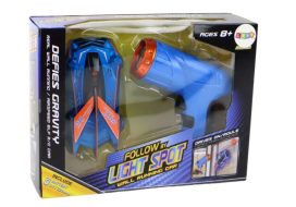 Auto_na_daljinsko_upravljanje_koji_se_krece_po_zidu-plavi_010