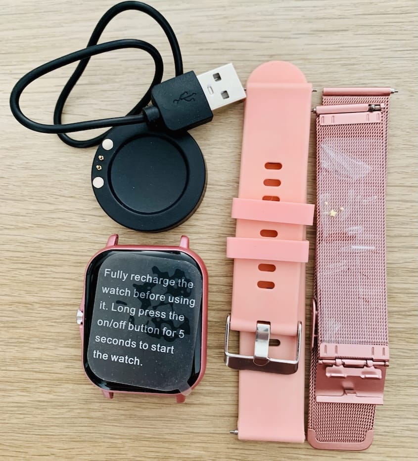 Smartwatch s 2 remena – gumeni za sport i metalni za eleganciju_00