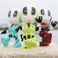 Robot koji ponavlja rijeci i snima glas__001