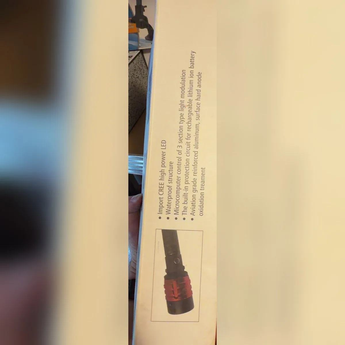 led-rucna-svjetiljka-800-lumena-s-magnetskim-postoljem-i-zoo-12