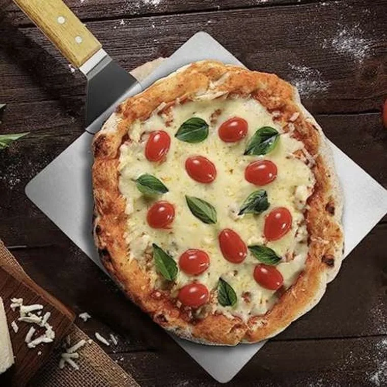 Lopata za pizzu i kruh za pećnicu i peć za pizzu